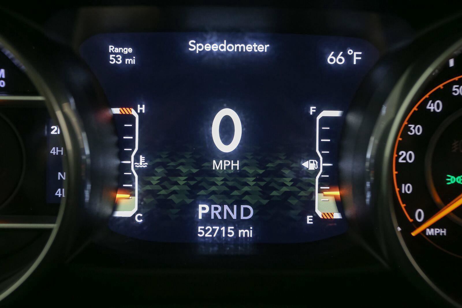 Used 2018 Jeep Wrangler Unlimited Sahara w/ Uconnect 4C Nav & Sound Group AWD/4WD image 32