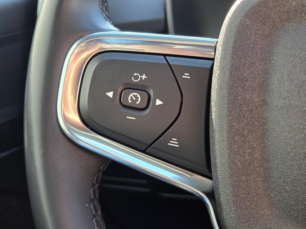 Certified 2023 Volvo XC40 Recharge Plus AWD/4WD image 32