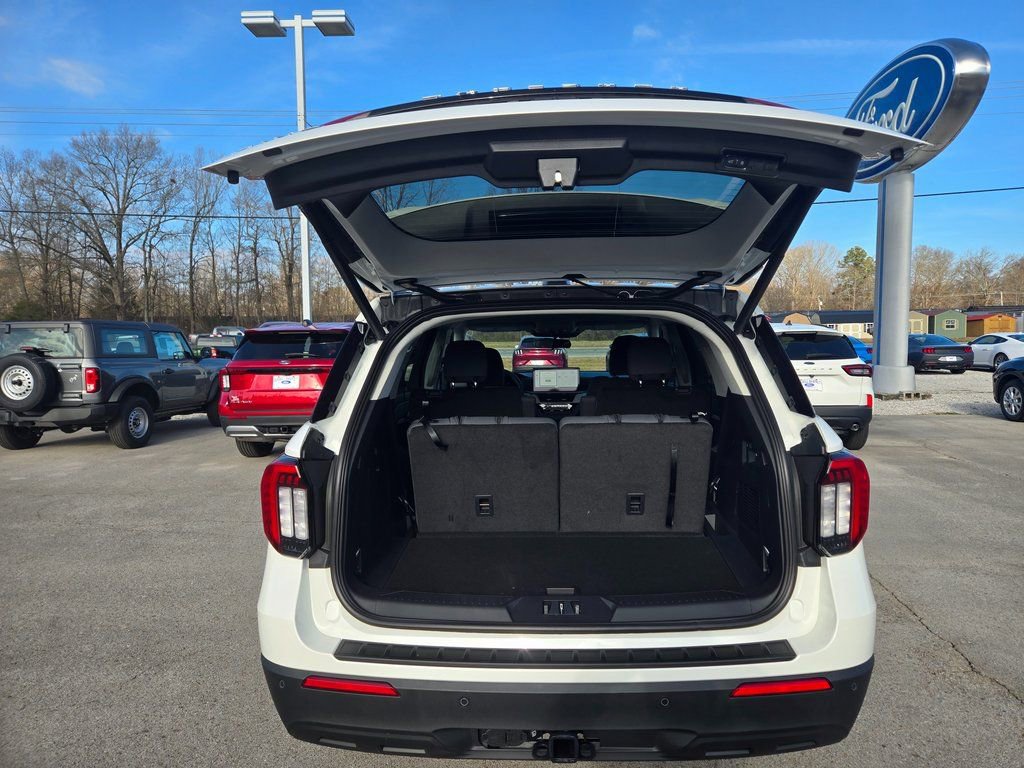 New 2026 Ford Explorer Active image 5