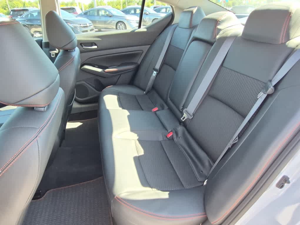 Used 2023 Nissan Altima 2.5 SR AWD/4WD image 7