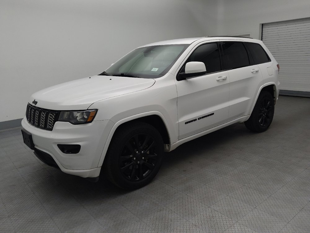 Used 2019 Jeep Grand Cherokee Altitude RWD image 2
