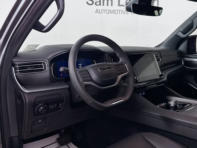 Used 2023 Jeep Wagoneer Series II RWD image 9