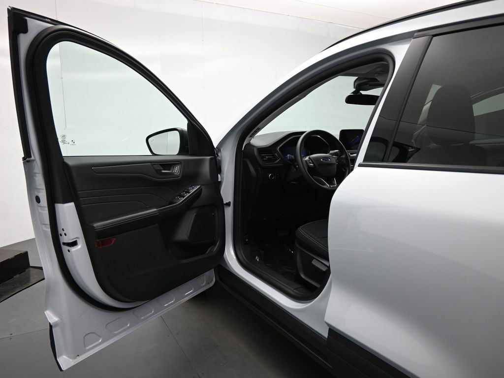 Certified 2025 Ford Escape Active image 9