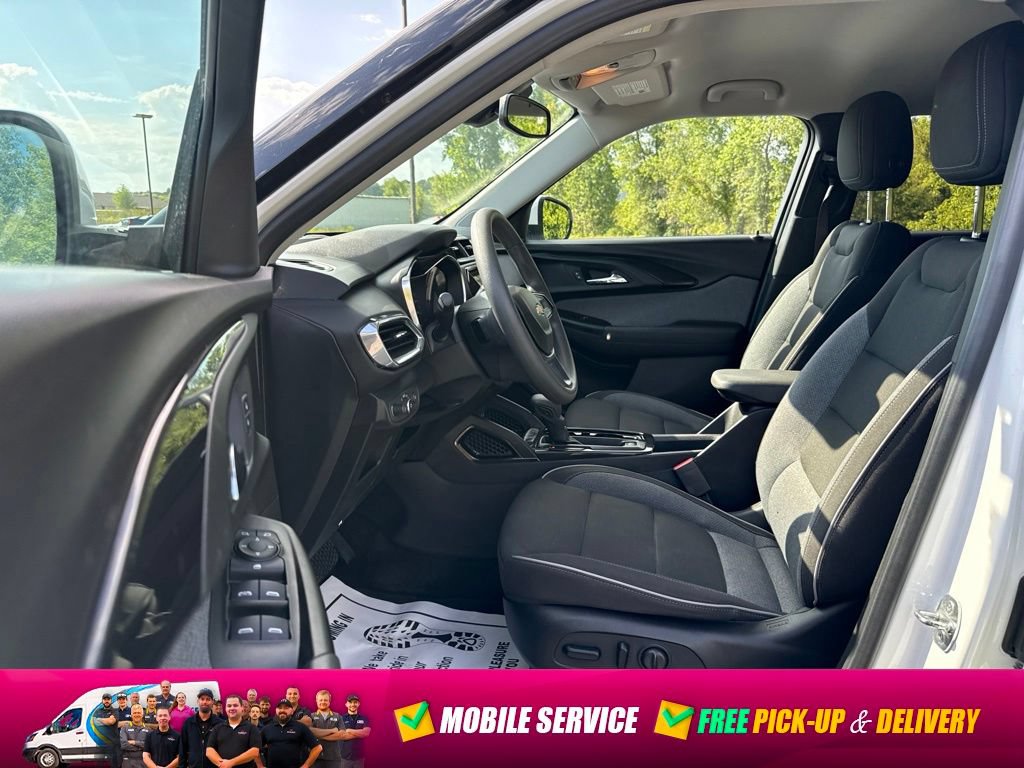 Used 2022 Chevrolet TrailBlazer LT w/ Convenience Package FWD image 21