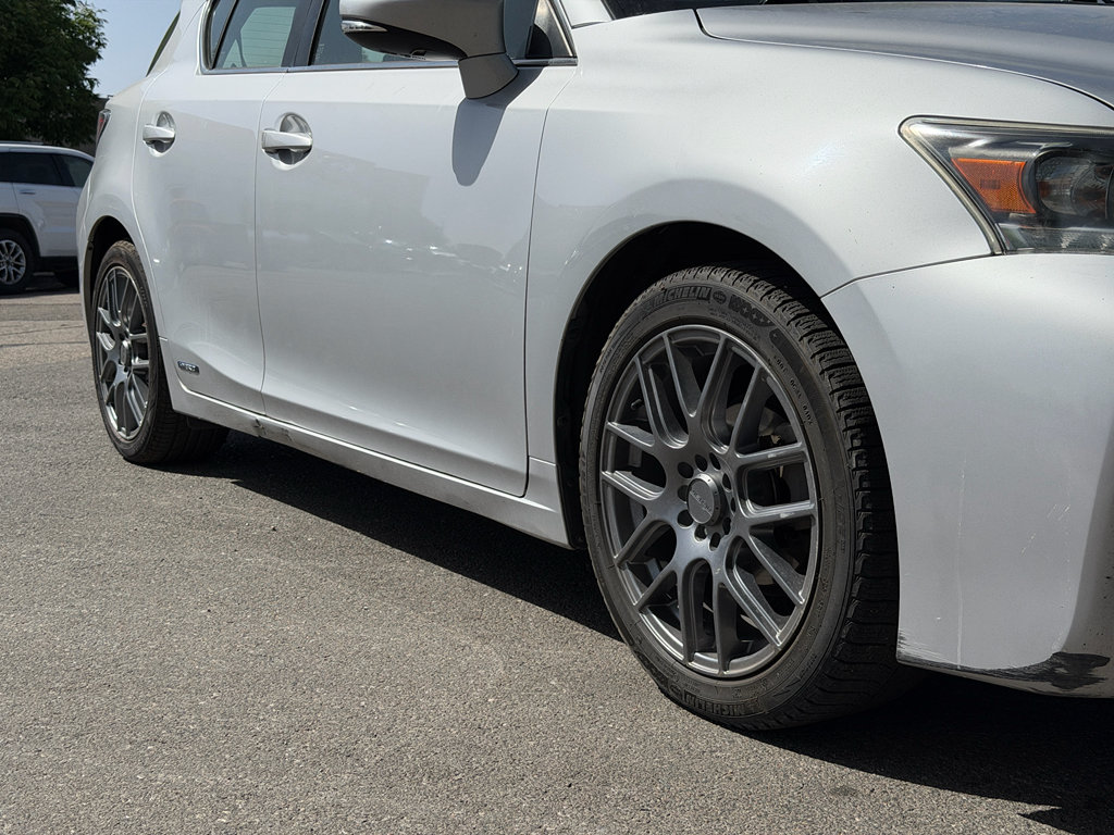 Used 2012 Lexus CT 200h Premium w/ Premium Audio Pkg FWD image 4