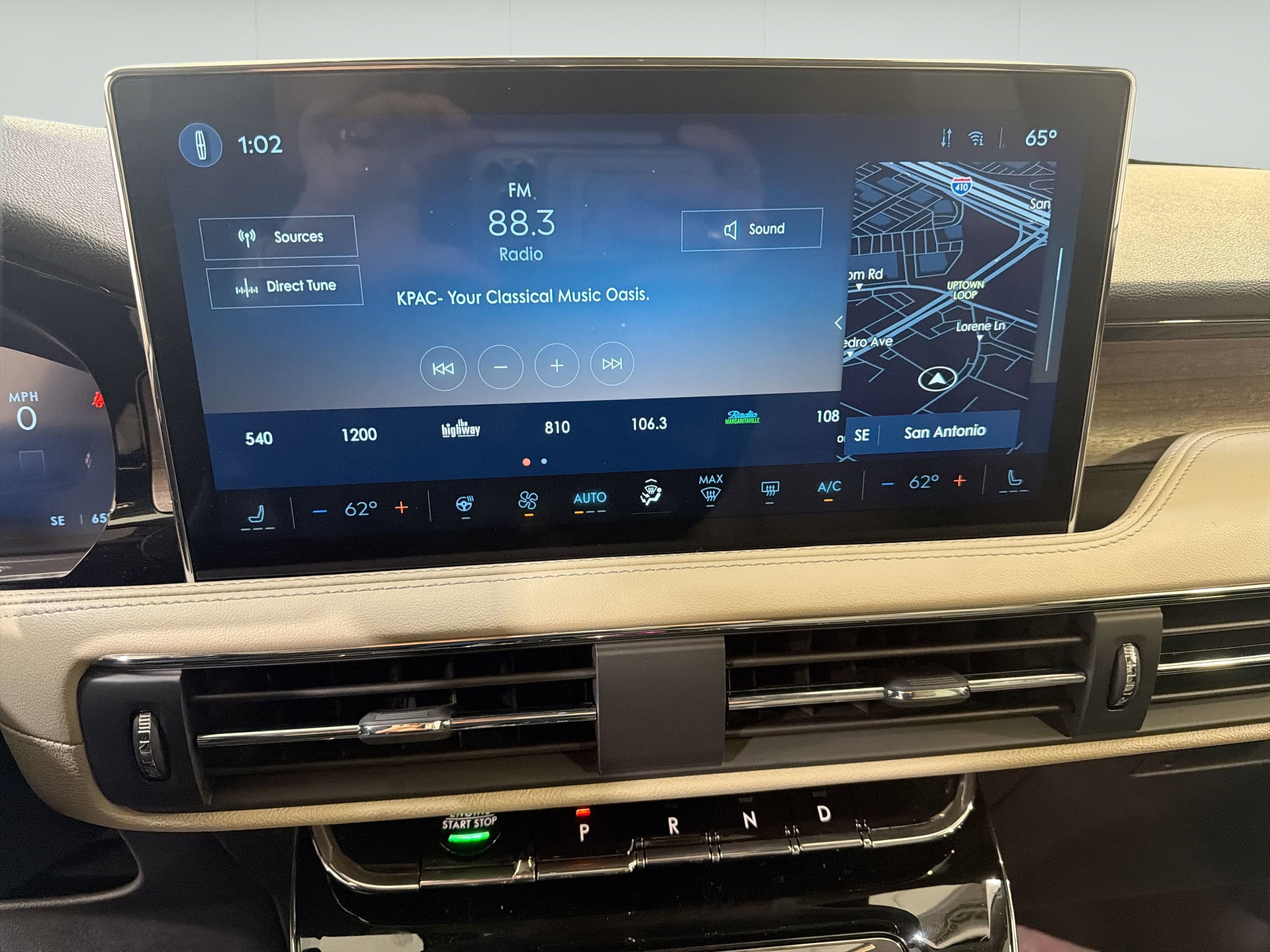 New 2026 Lincoln Corsair Reserve w/ Jet Appearance Package AWD/4WD image 17