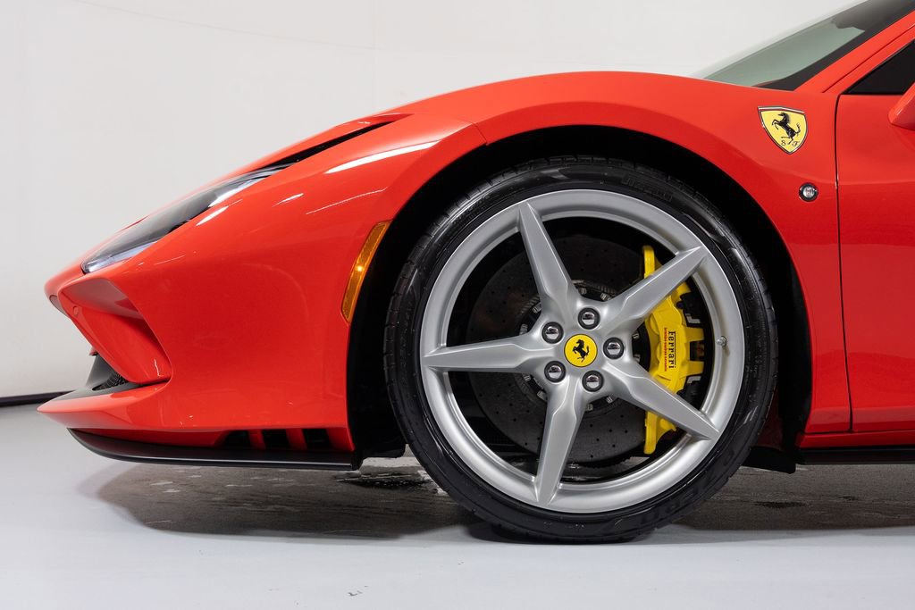 Used 2021 Ferrari F8 Tributo image 13