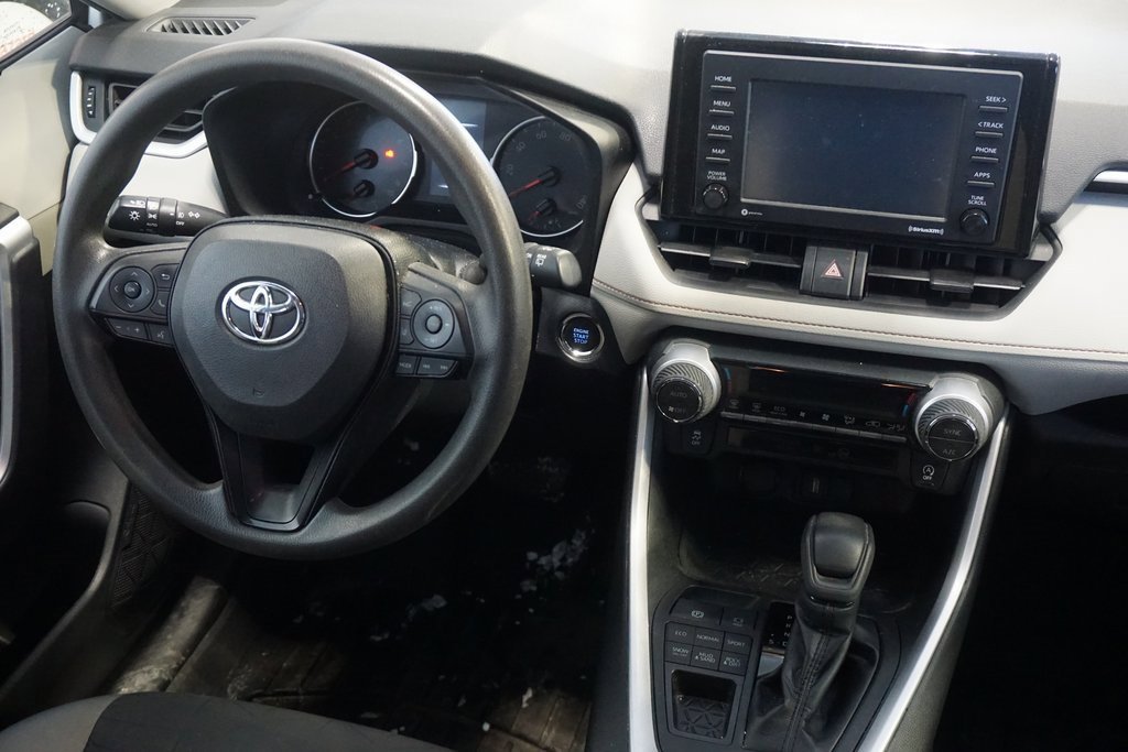 Used 2020 Toyota RAV4 XLE image 25