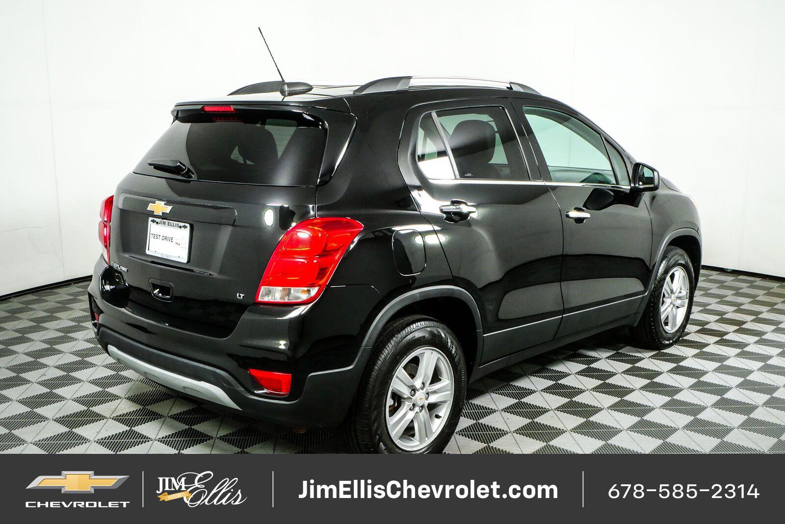Certified 2020 Chevrolet Trax LT w/ LT Convenience Package AWD/4WD image 3
