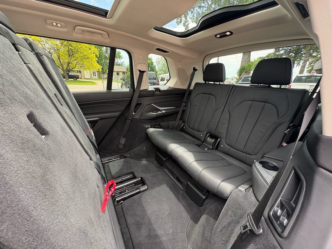 Used 2020 BMW X7 xDrive40i w/ Premium Package AWD/4WD image 28