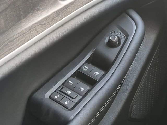 New 2026 Jeep Grand Cherokee L 4WD image 31