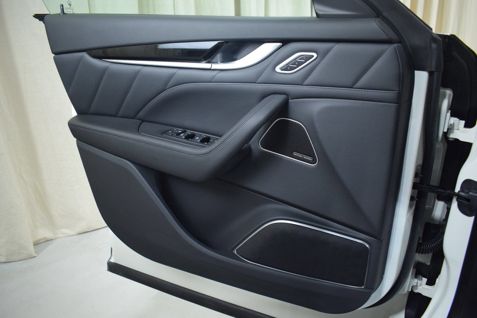 Certified 2023 Maserati Levante GT AWD/4WD image 38