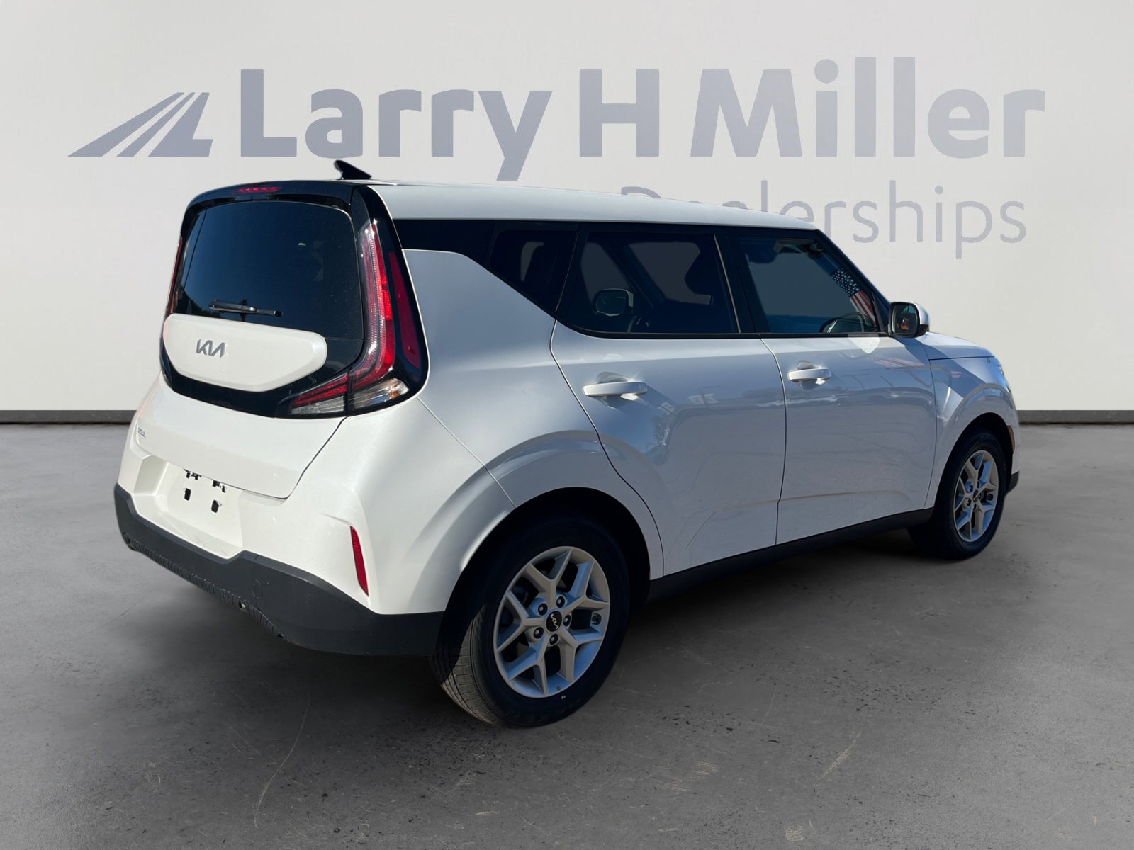 Used 2025 Kia Soul LX image 5