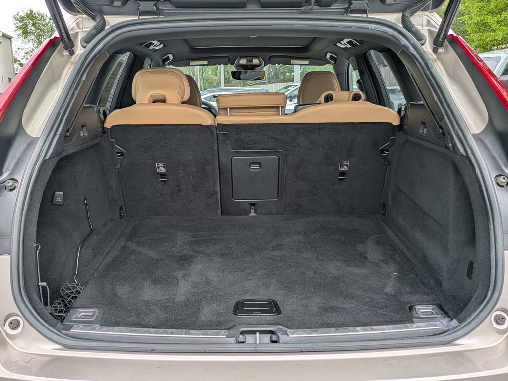 Certified 2023 Volvo XC60 B5 Ultimate AWD/4WD image 13