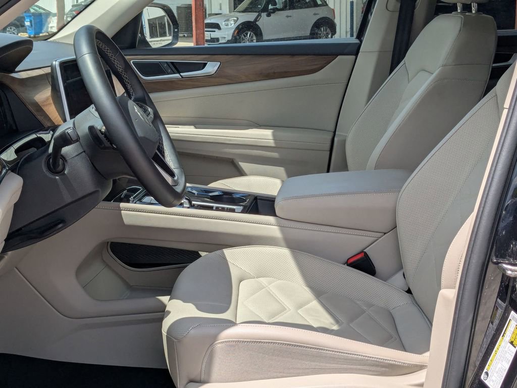 Used 2025 Volkswagen Atlas SE FWD image 22