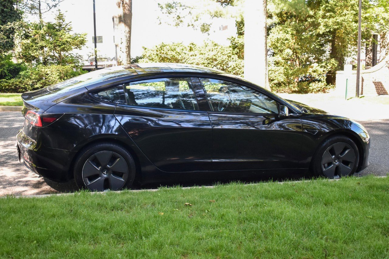 Used 2022 Tesla Model 3 Standard Range RWD image 6