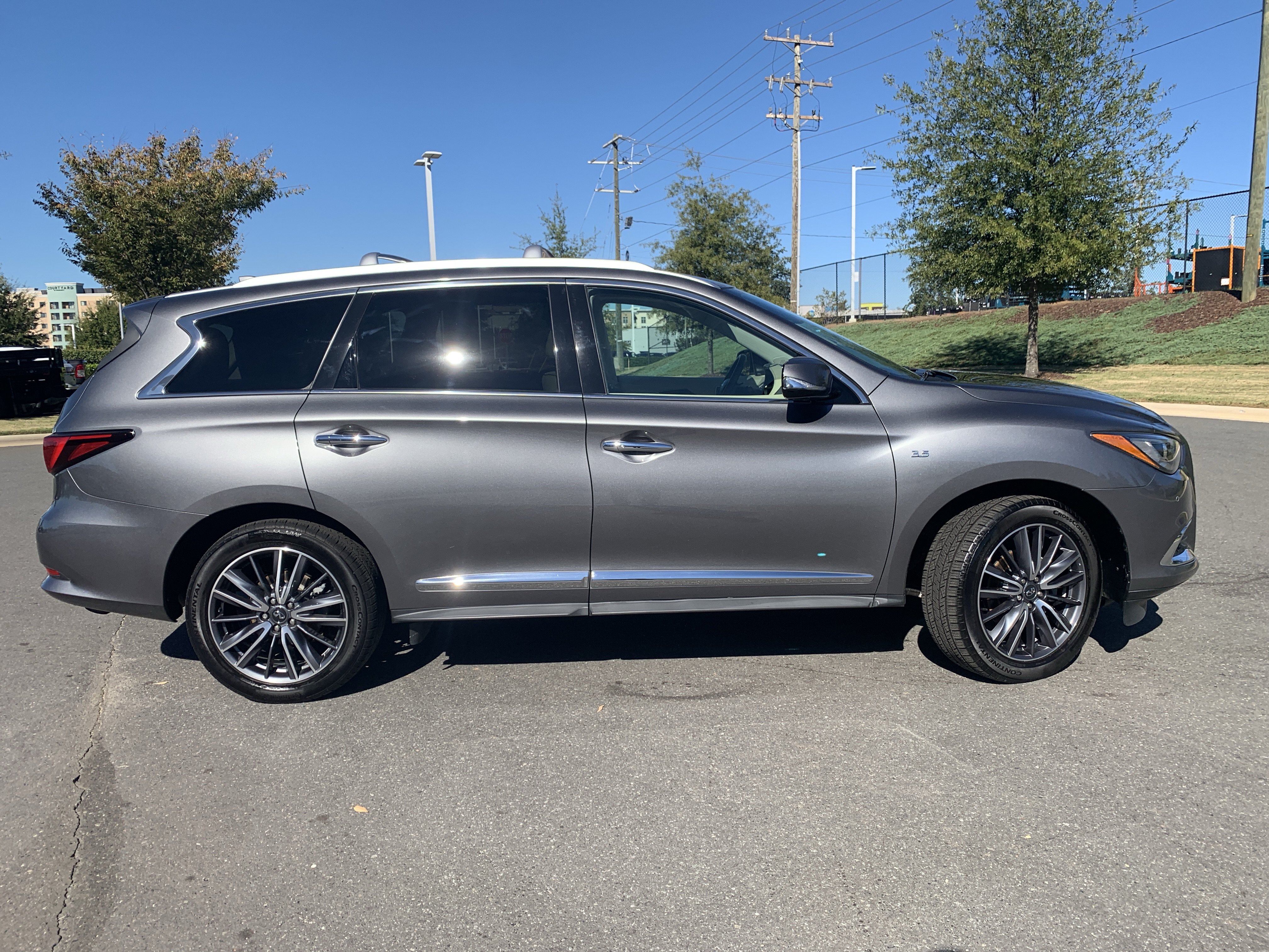 Used 2020 INFINITI QX60 Luxe w/ Sensory Package AWD/4WD image 11