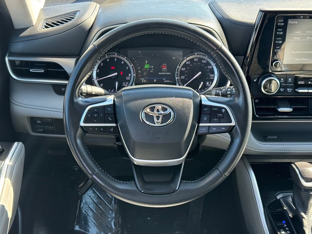 Used 2022 Toyota Highlander XLE image 14