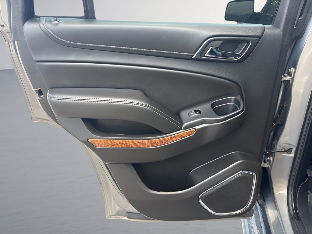 Used 2018 Chevrolet Tahoe Premier AWD/4WD image 34