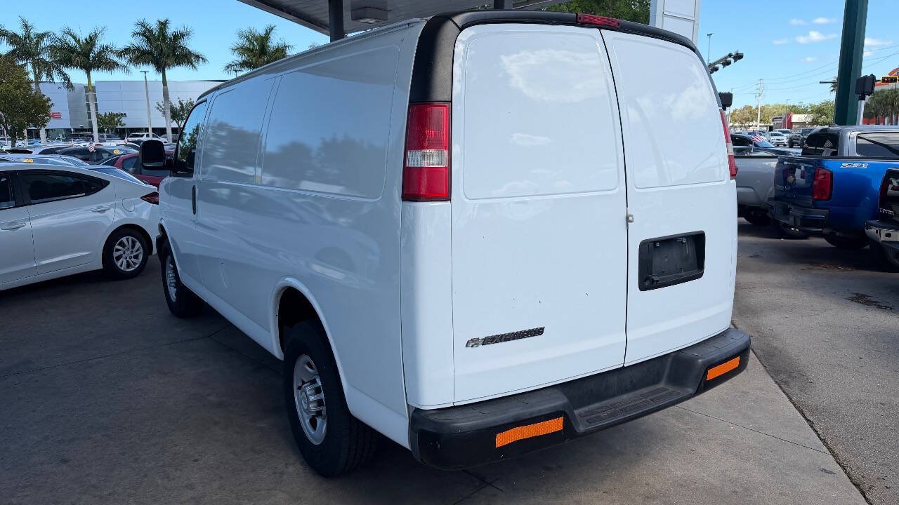 Used 2017 Chevrolet Express 2500 RWD image 7