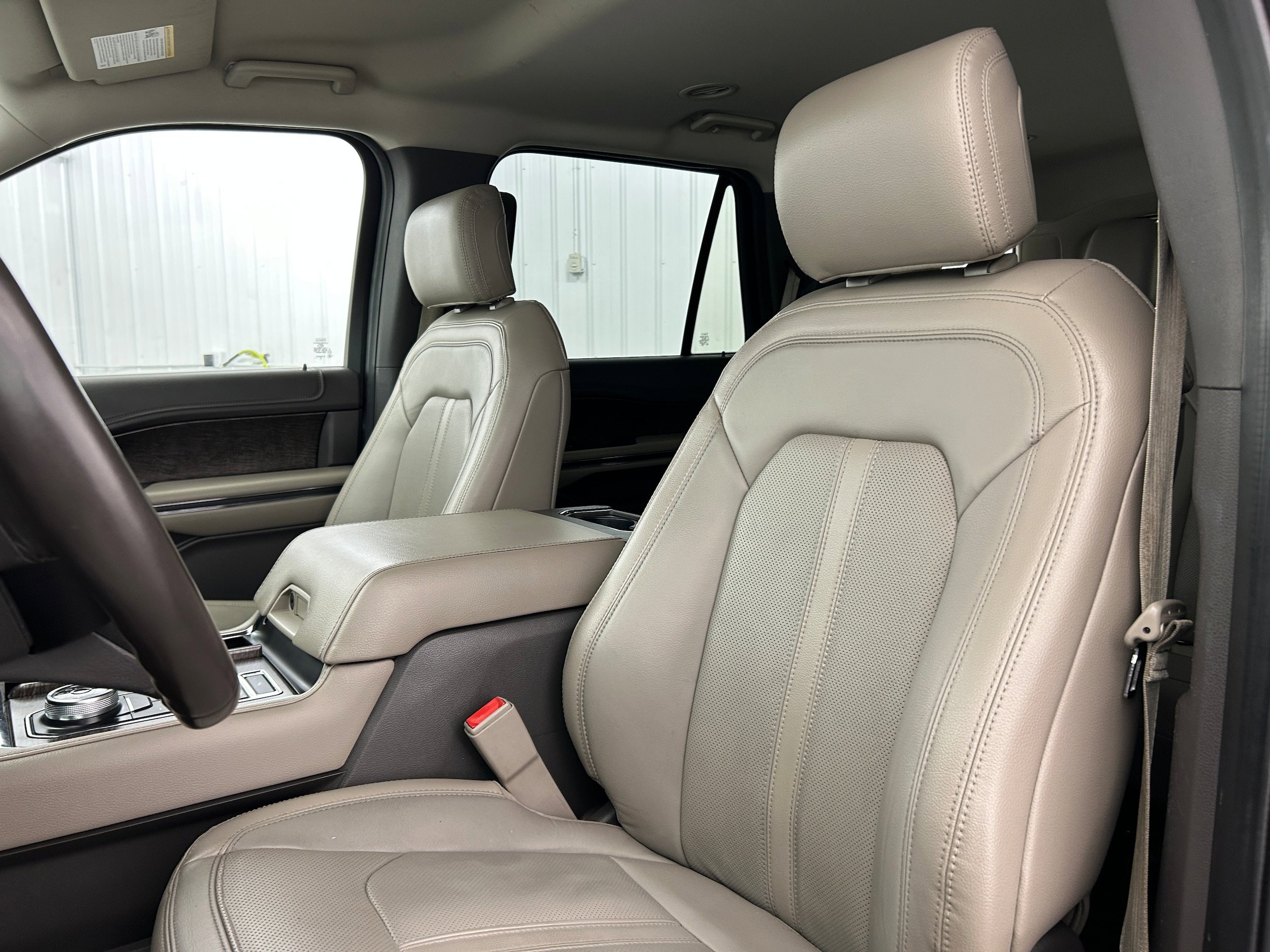 Used 2020 Ford Expedition Limited AWD/4WD image 24