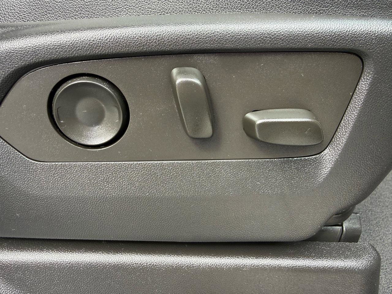 Used 2022 GMC Yukon AT4 w/ Max Trailering Package AWD/4WD image 22