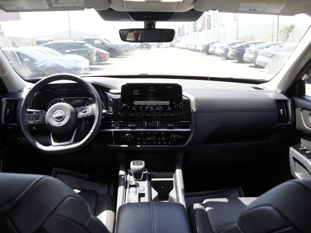 Used 2024 Nissan Pathfinder SL FWD image 19