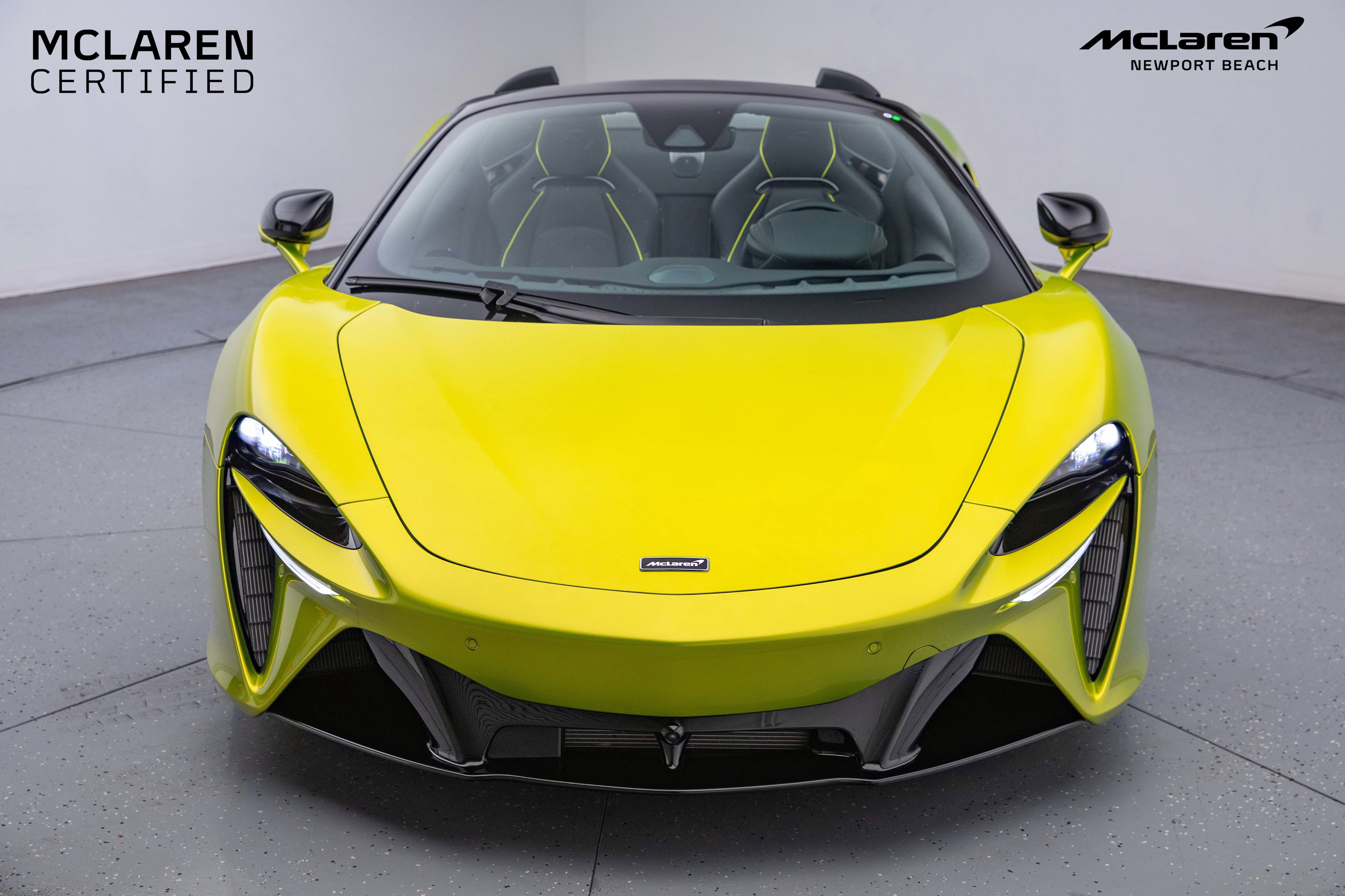 Used 2025 McLaren Artura Spider image 6