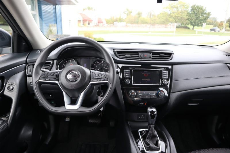 Used 2020 Nissan Rogue S image 11
