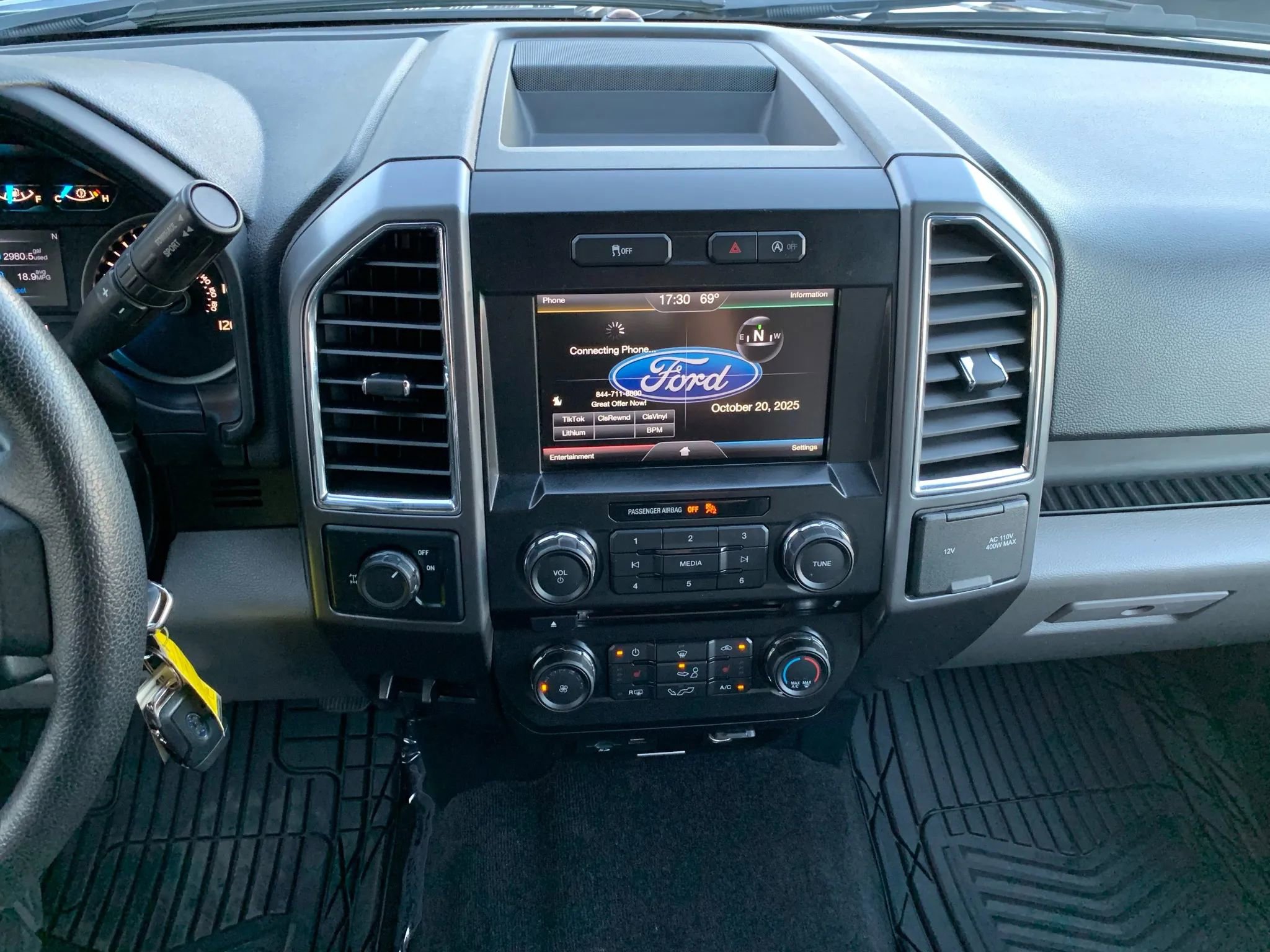 Used 2015 Ford F150 XLT w/ Equipment Group 302A Luxury image 22