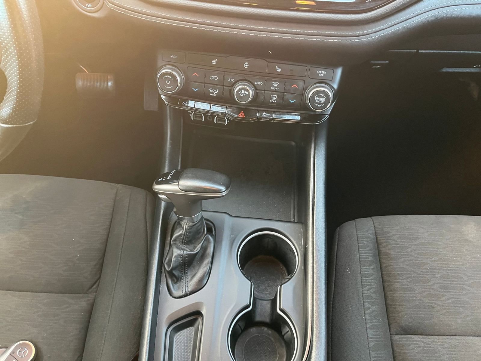 Used 2023 Dodge Durango SXT image 41