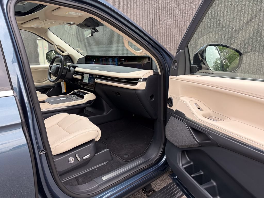 New 2027 Lincoln Navigator Reserve AWD/4WD image 33
