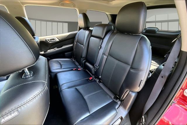 Used 2018 Nissan Pathfinder Platinum w/ Cargo Package FWD image 21