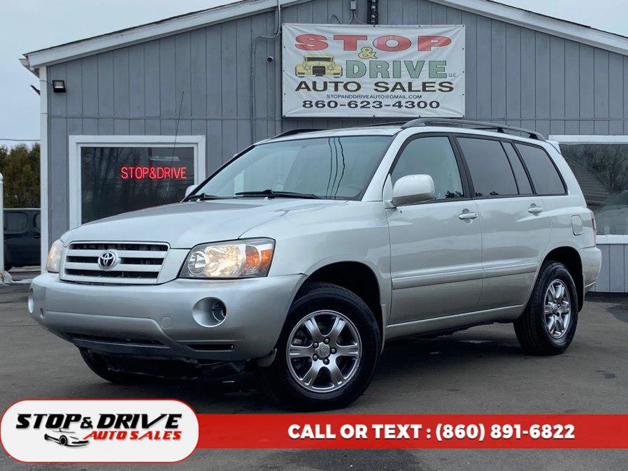 Used 2005 Toyota Highlander 4WD V6 w/ 3rd Row image 1