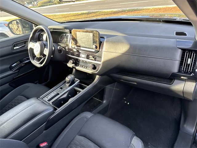 Used 2022 Nissan Pathfinder SV image 12