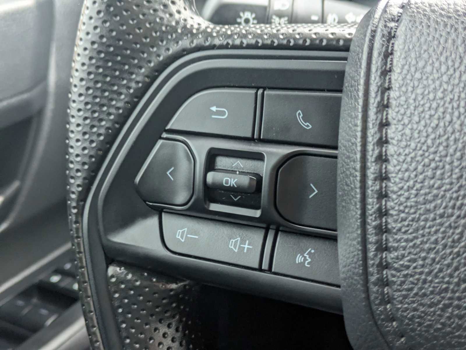 Used 2024 Toyota Tacoma SR5 AWD/4WD image 24