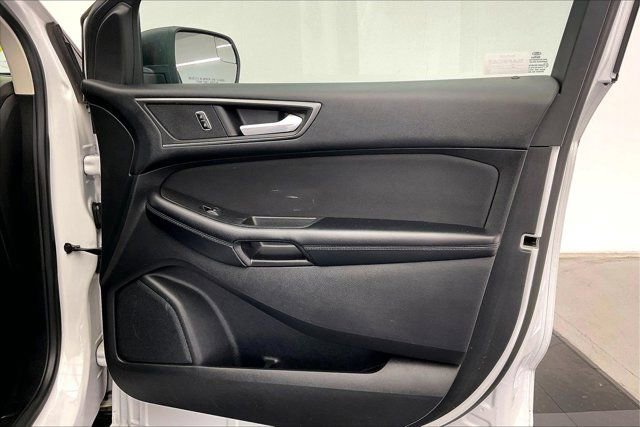 Used 2016 Ford Edge SE FWD image 26