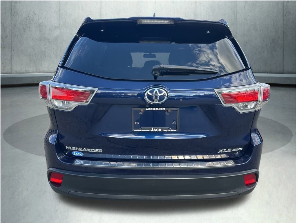 Used 2016 Toyota Highlander XLE image 4