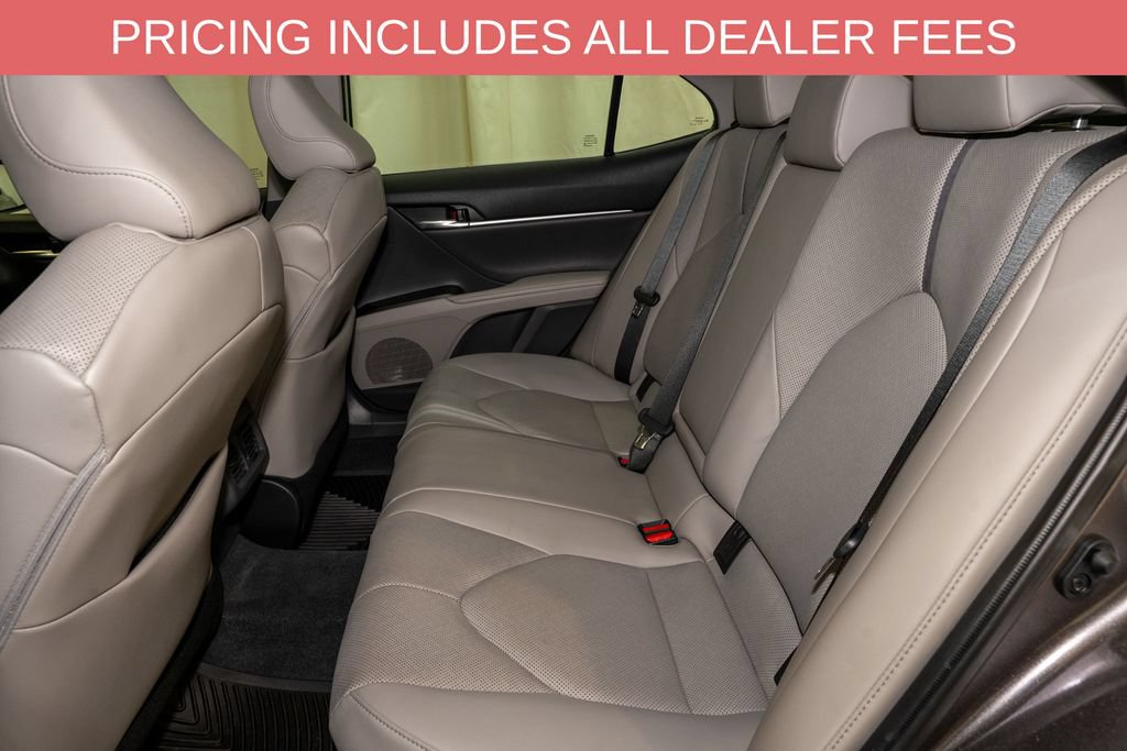 Used 2022 Toyota Camry XLE w/ Navigation Upgrade Package FWD image 7
