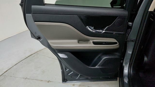 Used 2023 Lincoln Corsair AWD w/ Equipment Group 101A image 17