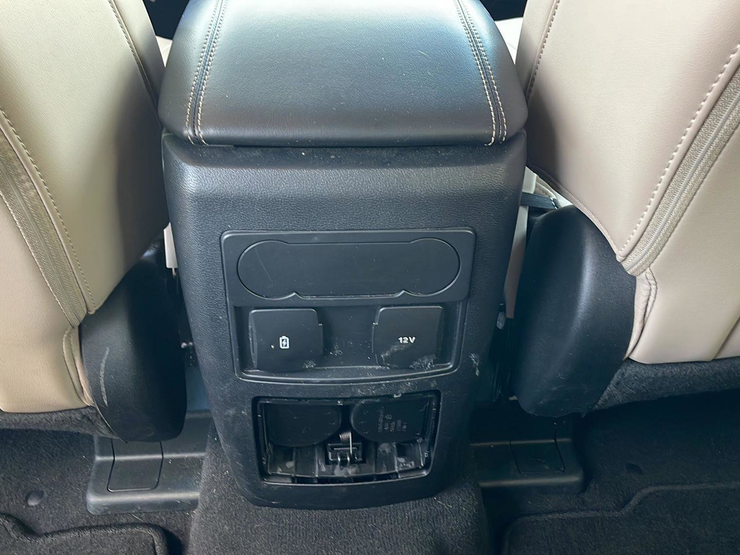 Used 2024 Ford Explorer XLT w/ Equipment Group 202A image 11