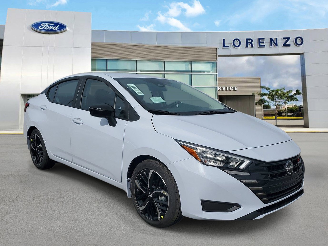 Used 2025 Nissan Versa SR w/ Trunk Package FWD image 3