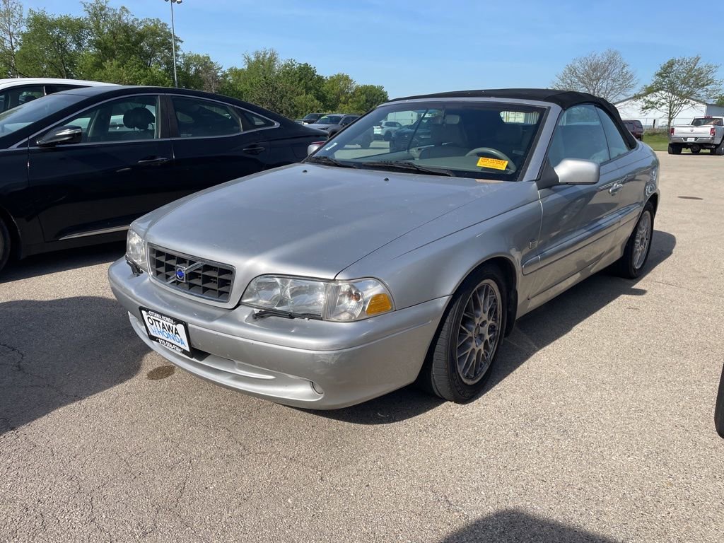 Used 2004 Volvo C70 LT FWD image 2