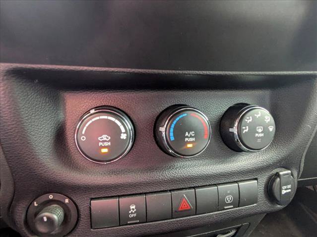 Used 2014 Jeep Wrangler Rubicon w/ Power Convenience Group AWD/4WD image 13