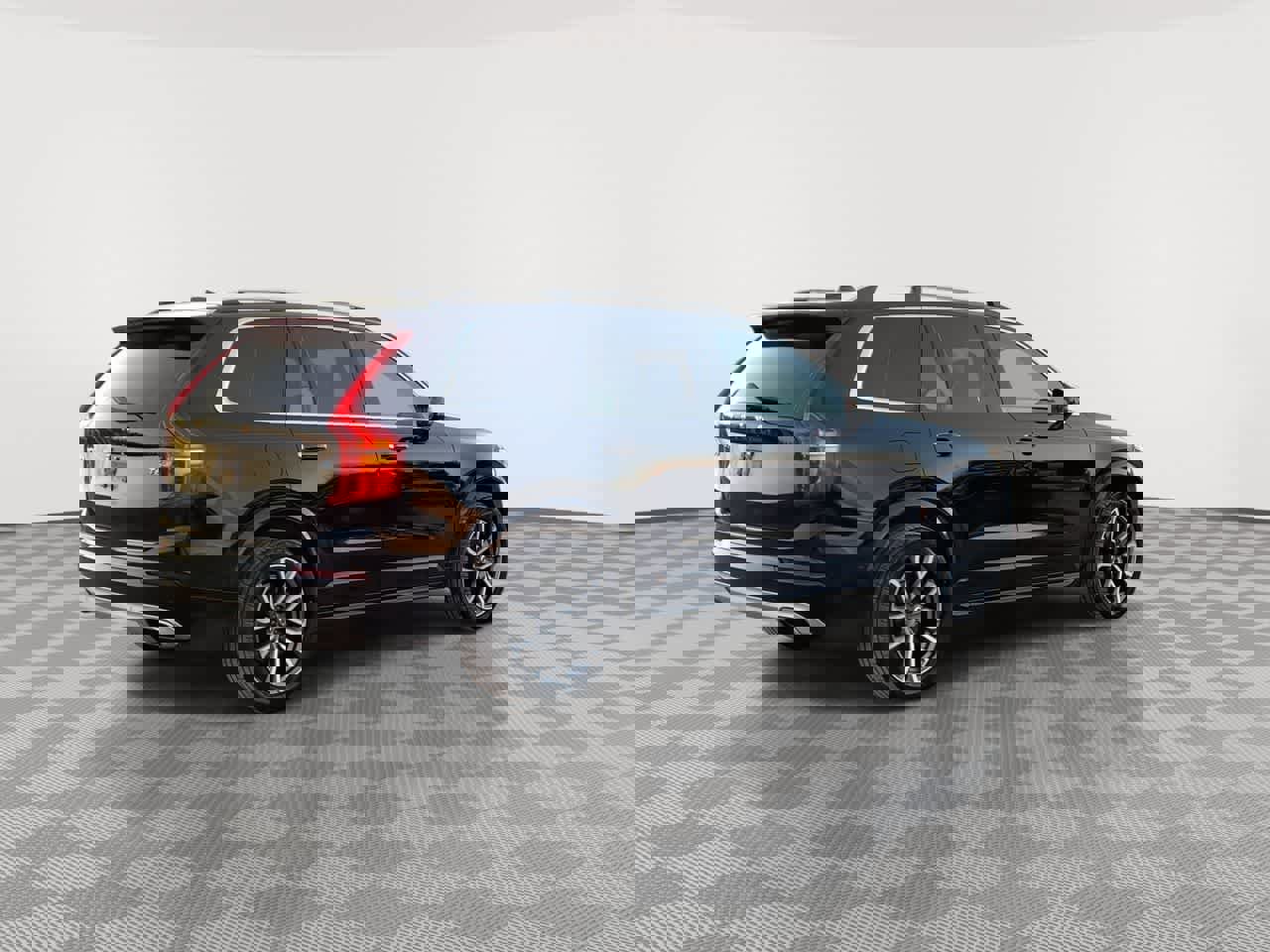 Used 2017 Volvo XC90 T6 Momentum w/ Vision Package image 8