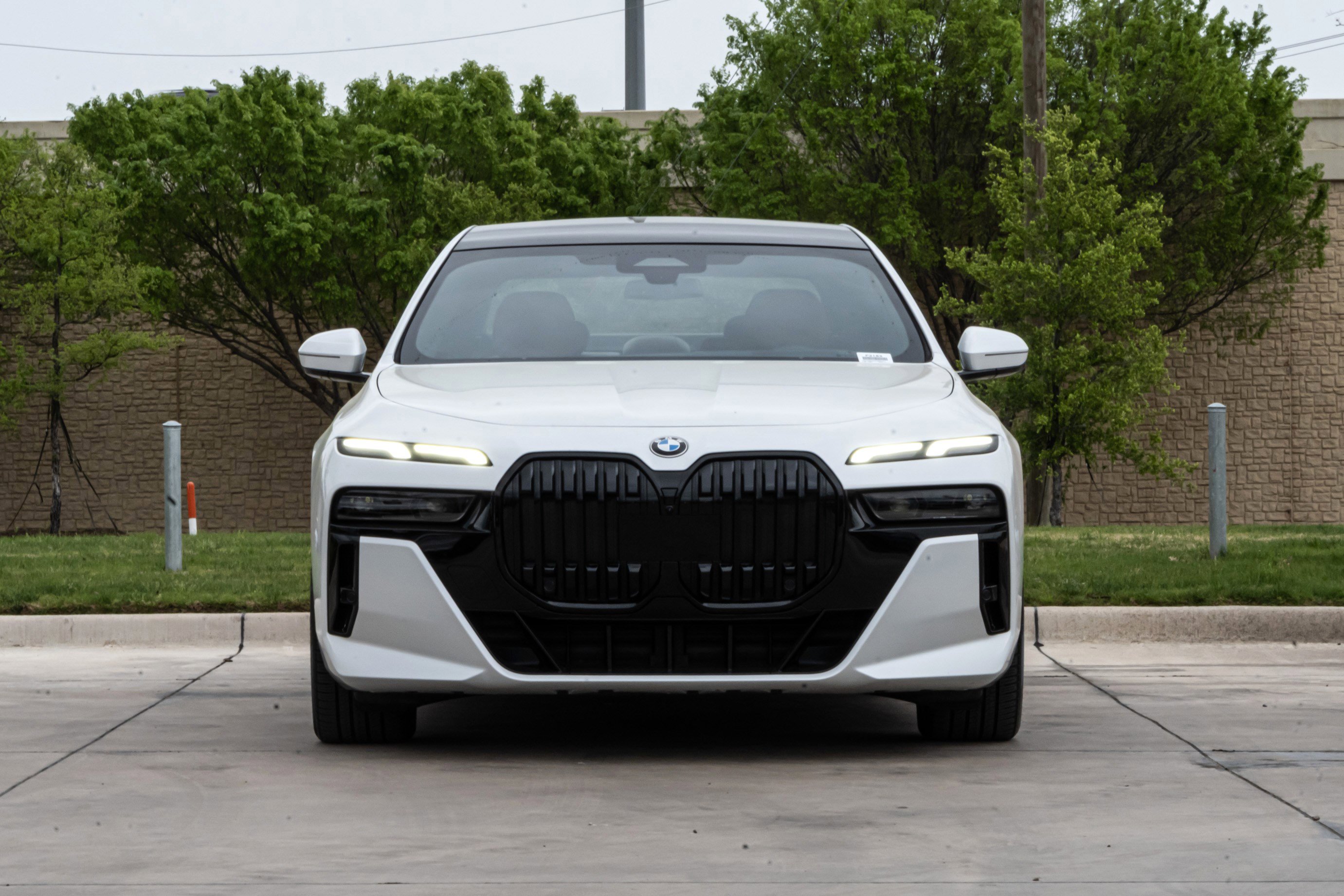 Certified 2023 BMW 740i w/ Parking Assistance Package image 3