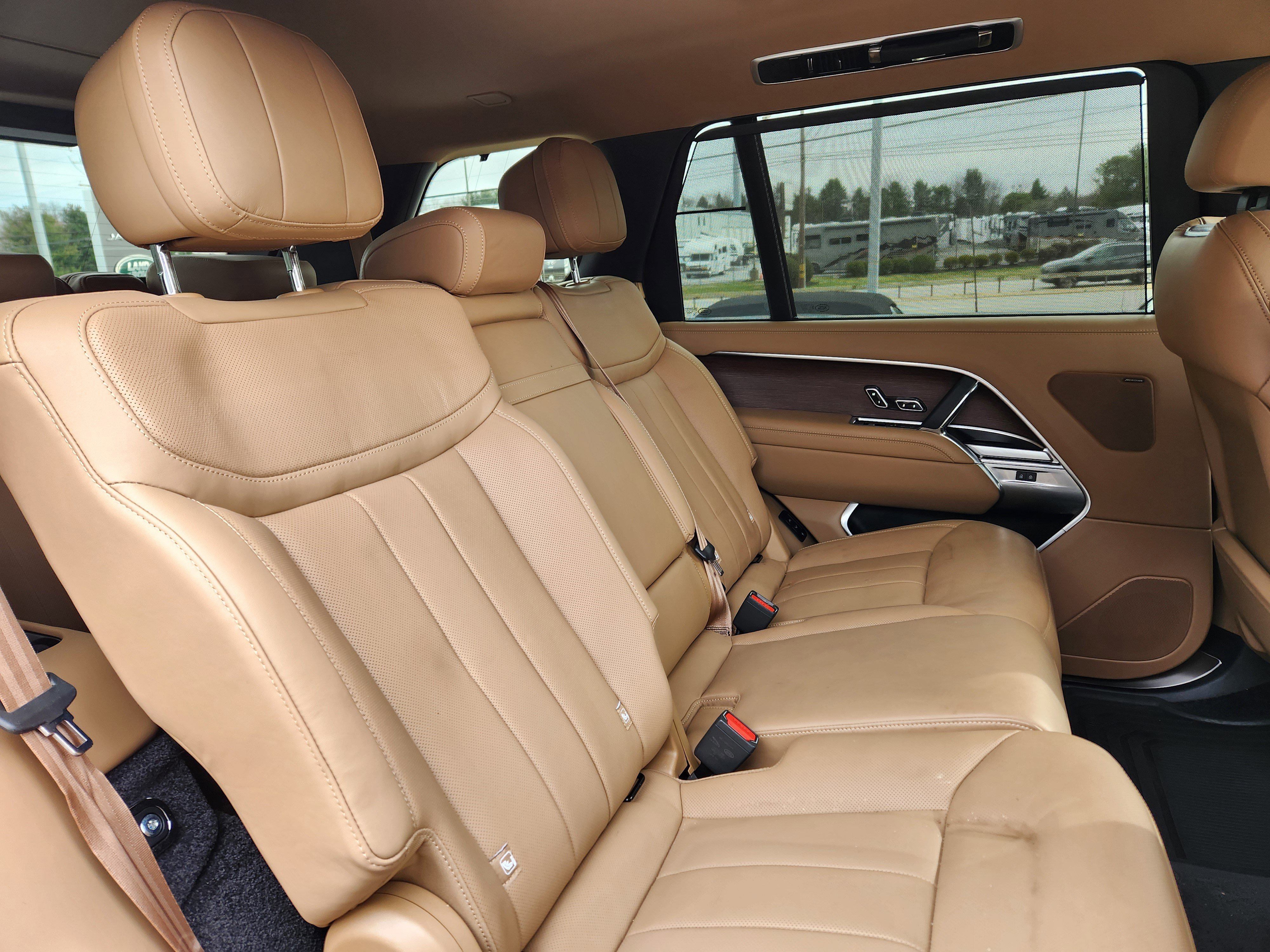 Certified 2024 Land Rover Range Rover Long Wheelbase SE image 16