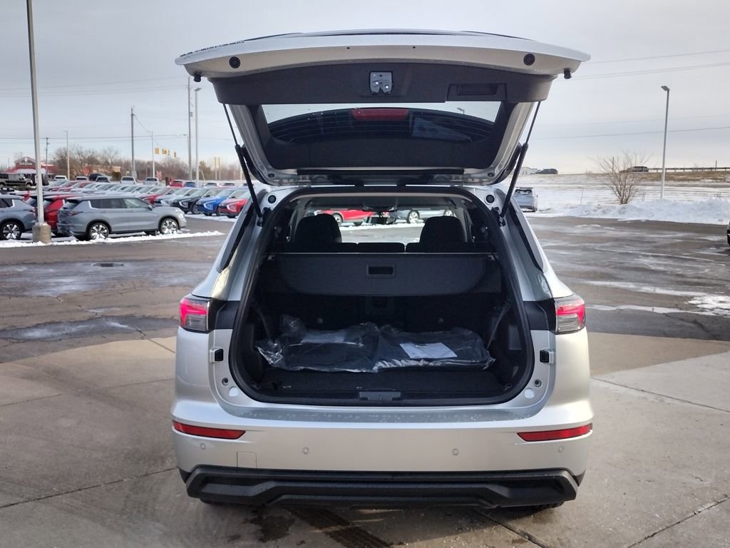 New 2026 Mitsubishi Outlander ES image 16