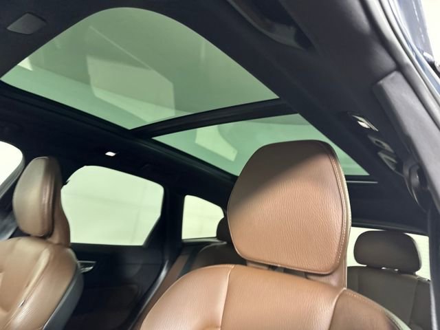 Used 2022 Volvo XC60 B5 Momentum w/ Climate Package image 12
