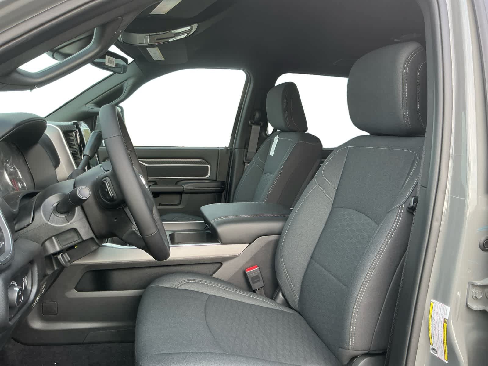 New 2026 RAM 2500 Big Horn AWD/4WD image 9